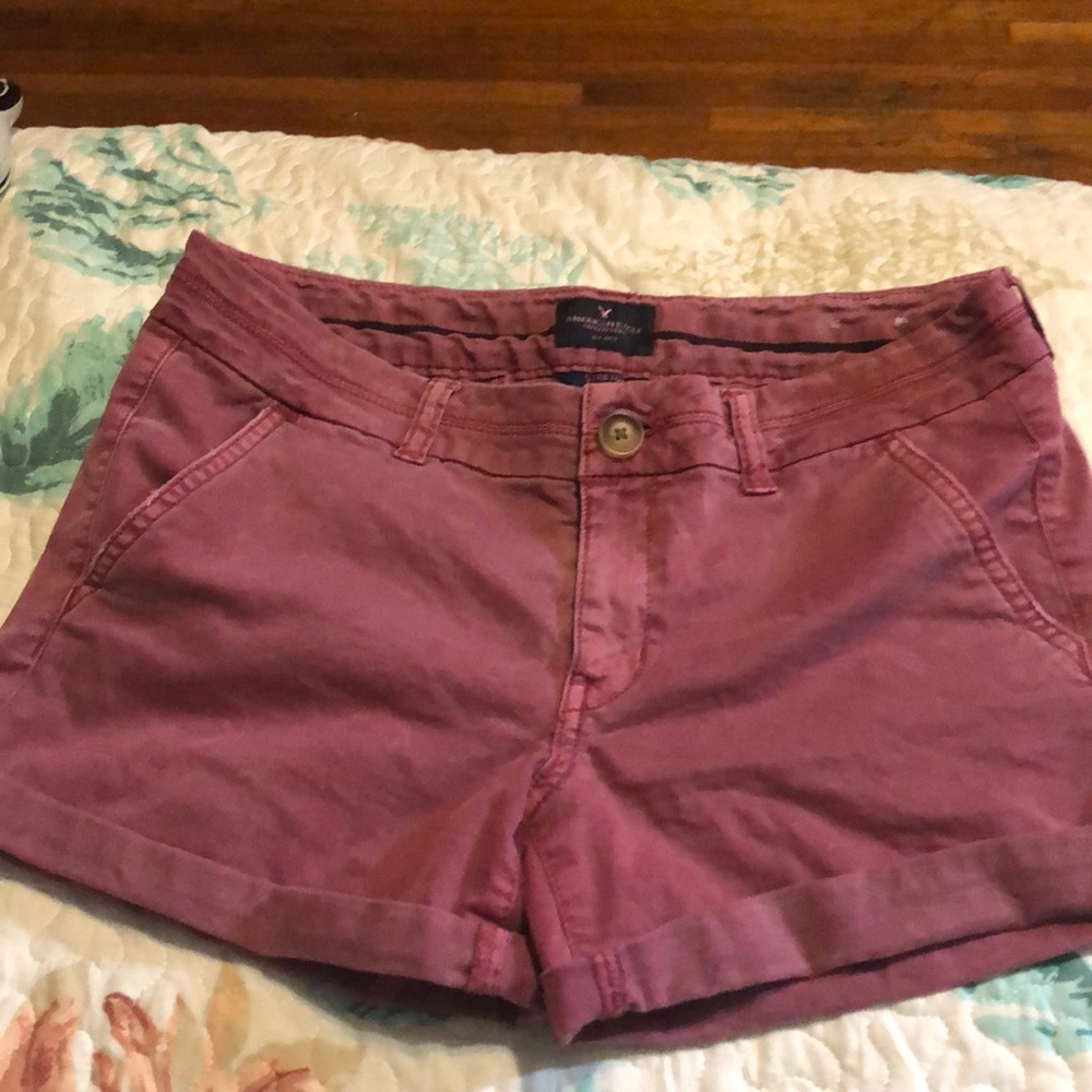 Maroon rollup midi American eagle shorts